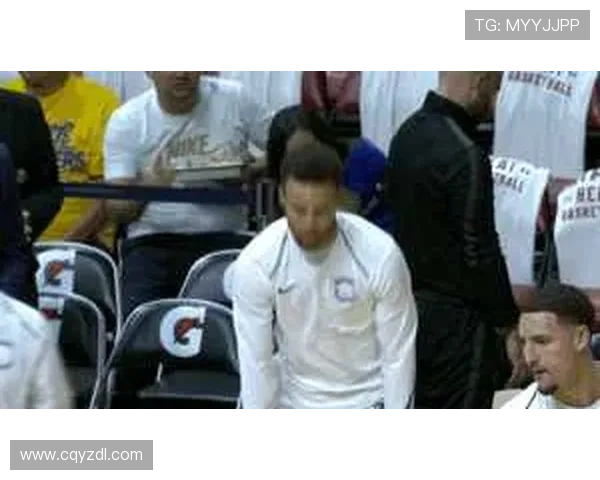 足球明星们的奇葩事件大揭秘那些让人捧腹的搞笑瞬间合集 足球明星们的奇葩事件大揭秘那些让人捧腹的搞笑瞬间合集